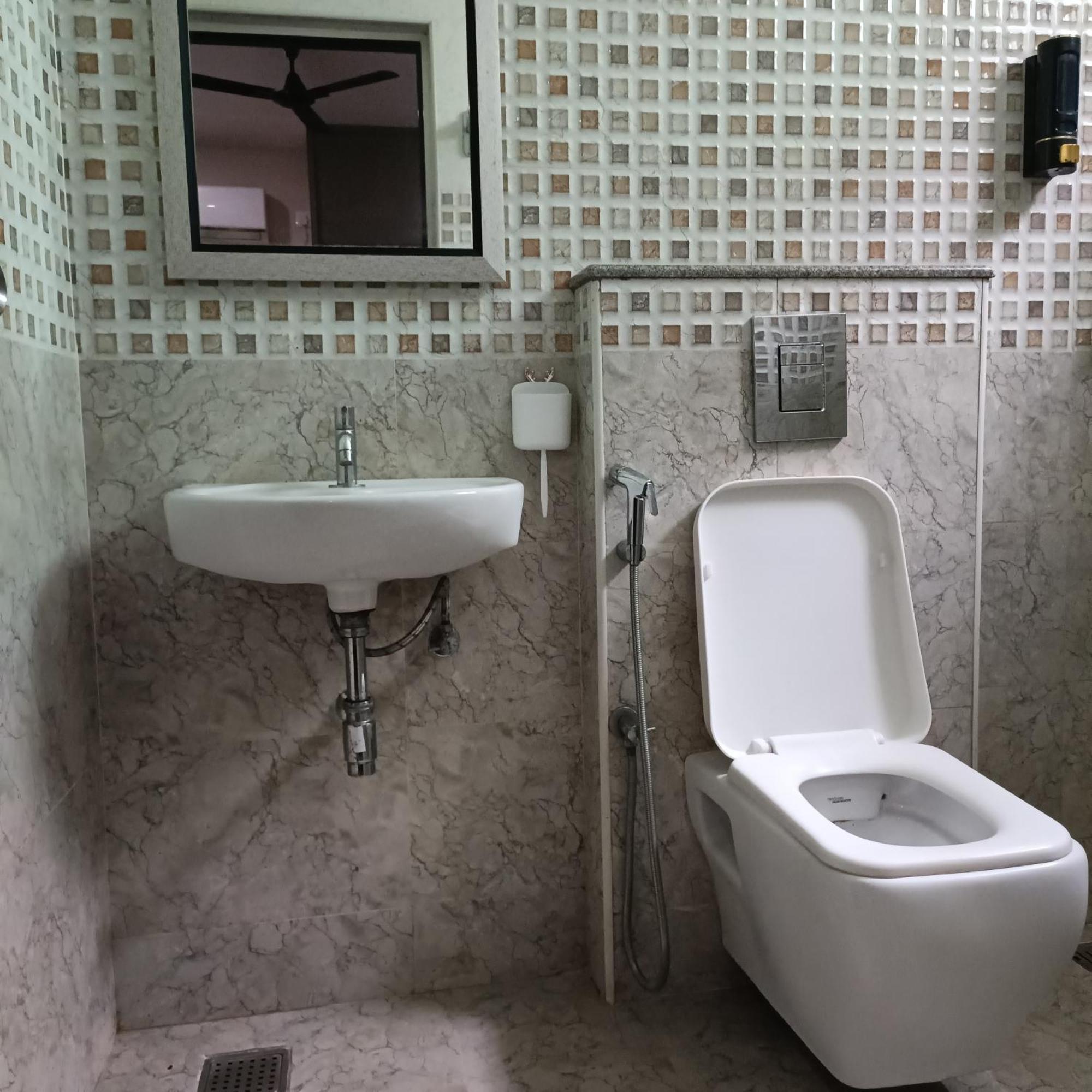 Sukrithi Premium Serviced Apartment - F2 Chennai Luaran gambar